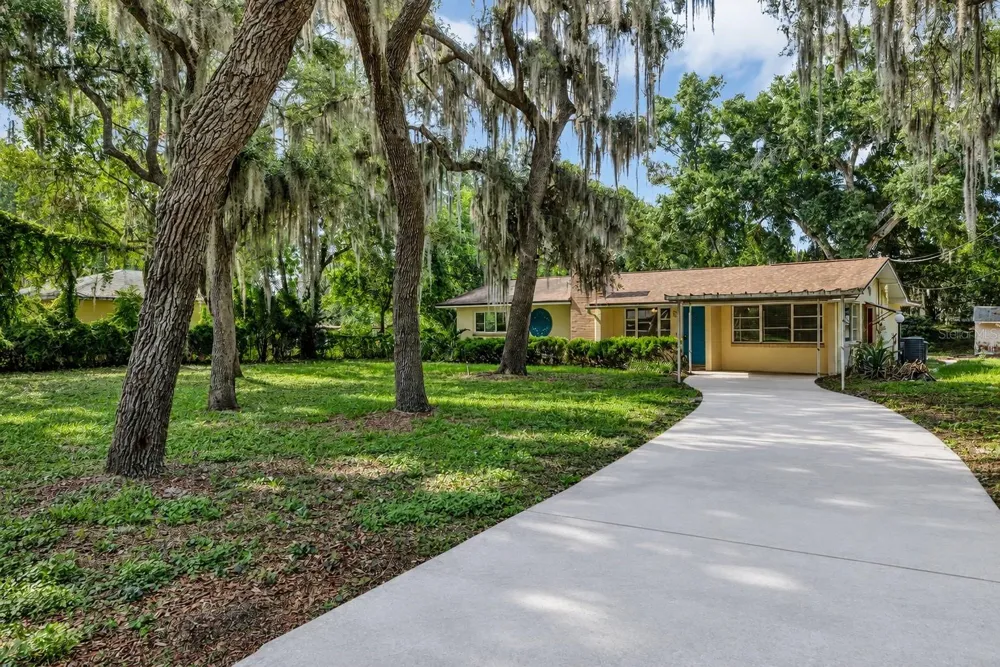 1503 MOSS AVENUE Leesburg, FL 34748