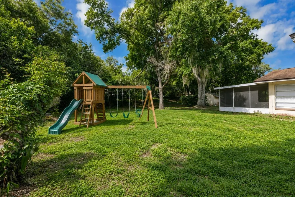 1503 MOSS AVENUE Leesburg, FL 34748