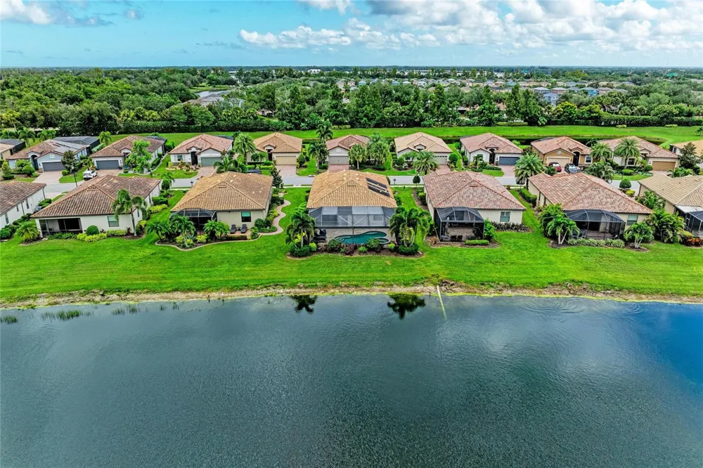 7123 MARSH VIEW TERRACE Bradenton, FL 34212