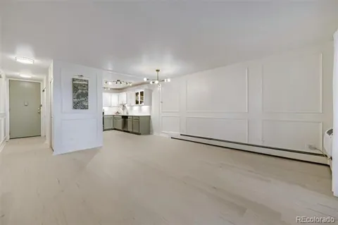 705 S Clinton Street #9B