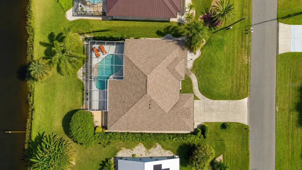 35 BUNKER CIRCLE Rotonda West, FL 33947