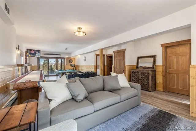 999 Bowstring Jefferson, CO 80432