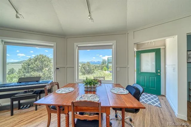 895 Acorn Rd Cotopaxi, CO 81223