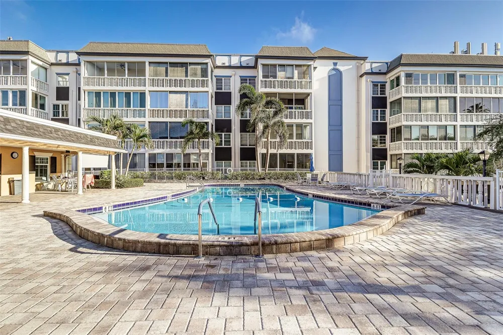 131 BLUFF VIEW DRIVE #104 Belleair Bluffs, FL 33770