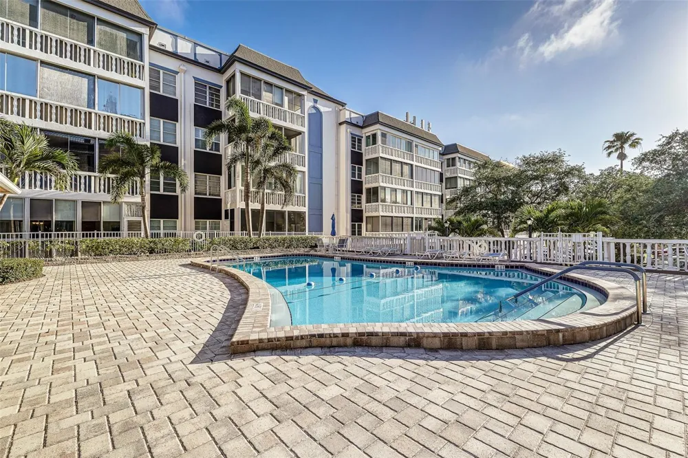 131 BLUFF VIEW DRIVE #104 Belleair Bluffs, FL 33770