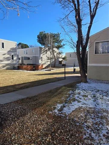 1050 S Monaco Parkway #25 Denver, CO 80224