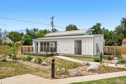 1957 Blackhawk Street