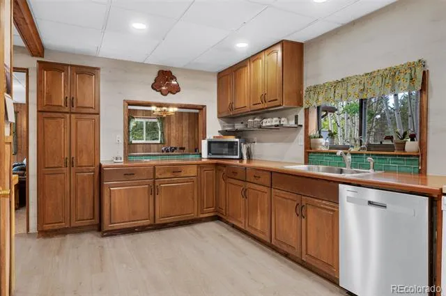 215 S Valley Drive Lake George, CO 80827