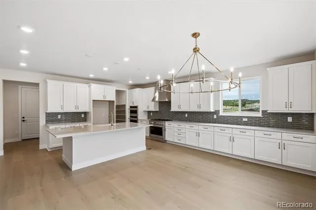 5725 Pleasant View Drive Castle Rock, CO 80108