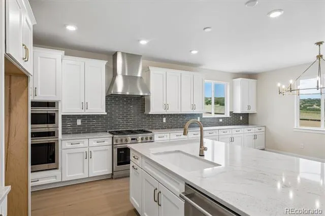 5725 Pleasant View Drive Castle Rock, CO 80108