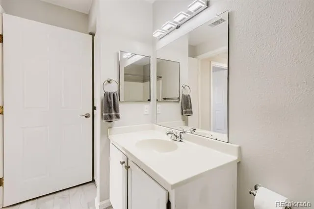 3855 Canyon Ranch Road #202 Highlands Ranch, CO 80126