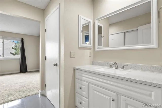 4290 S Mobile Circle #A Aurora, CO 80013