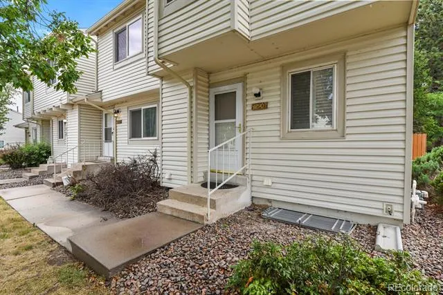4290 S Mobile Circle #A Aurora, CO 80013