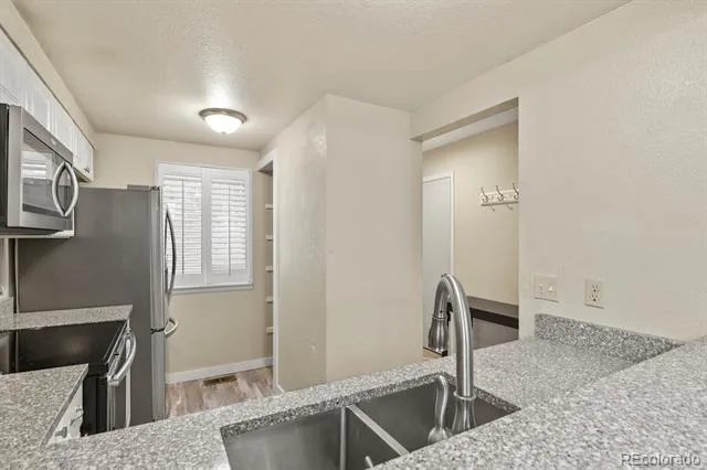 4290 S Mobile Circle #A Aurora, CO 80013