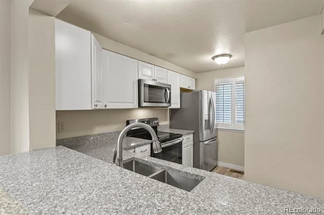 4290 S Mobile Circle #A Aurora, CO 80013