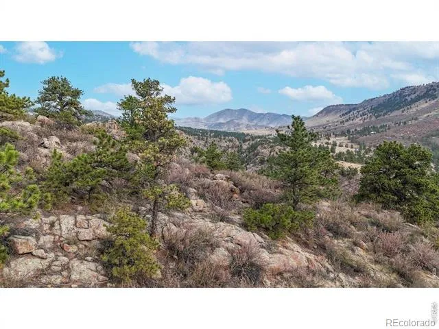 2155 Apple Valley Road Lyons, CO 80540