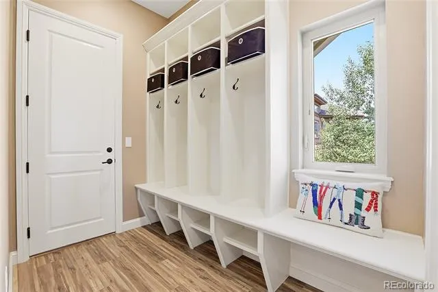 27165 E Long Place Aurora, CO 80016
