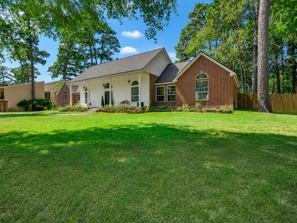 14131 Lakepoint Drive Willis, TX 77318