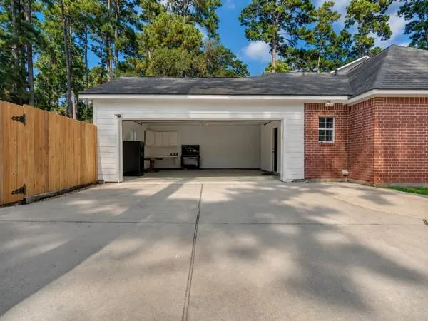 14131 Lakepoint Drive Willis, TX 77318