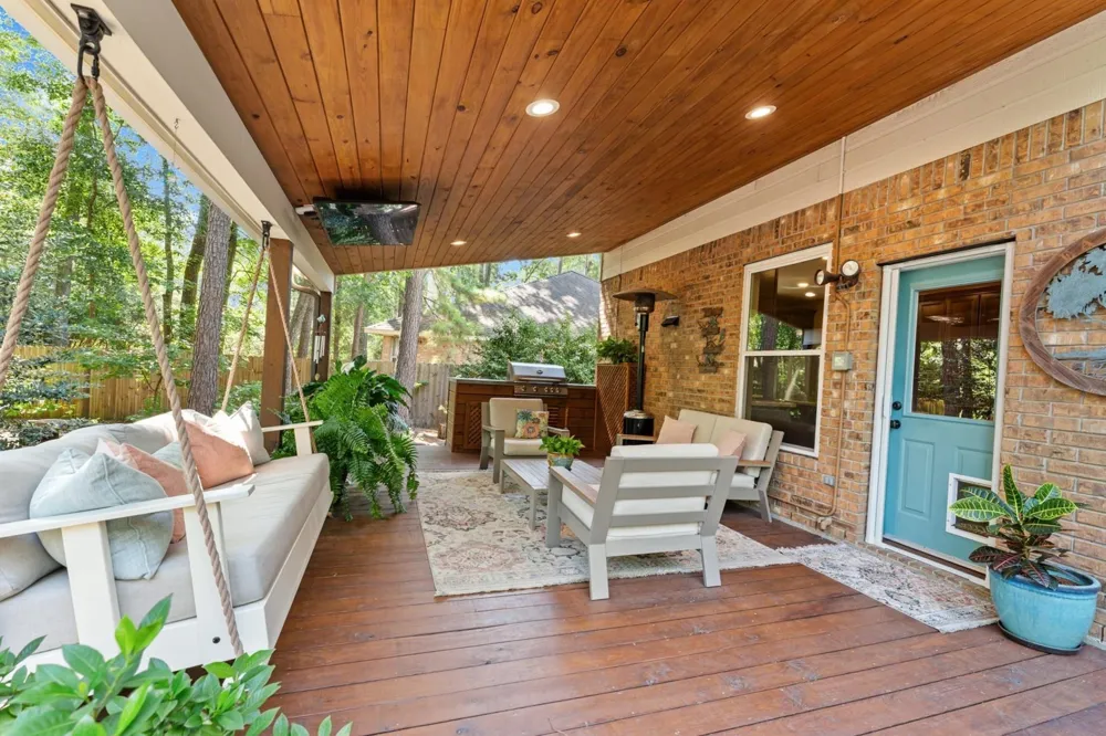 50 Hollylaurel Circle The Woodlands, TX 77382