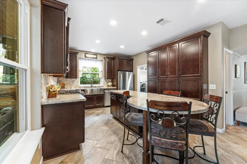 50 Hollylaurel Circle The Woodlands, TX 77382