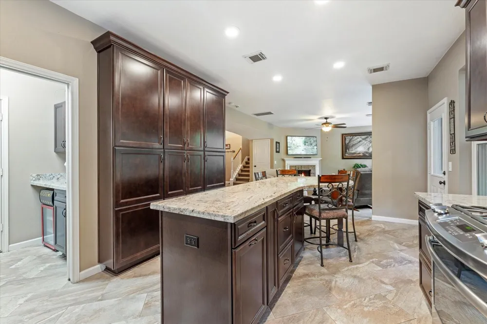 50 Hollylaurel Circle The Woodlands, TX 77382