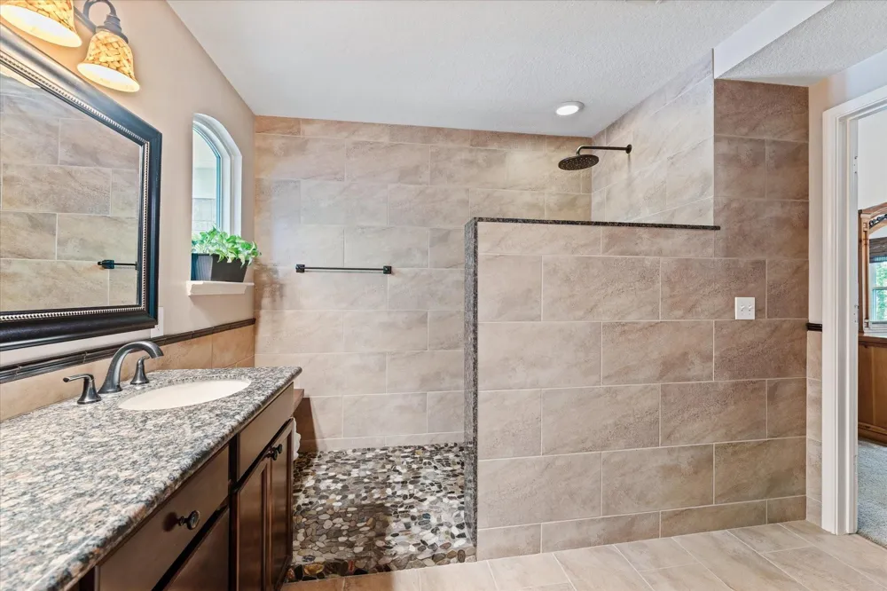 50 Hollylaurel Circle The Woodlands, TX 77382