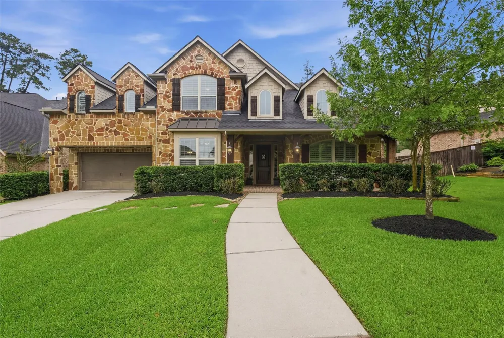 210 Fox Squirrel Court Pinehurst, TX 77362