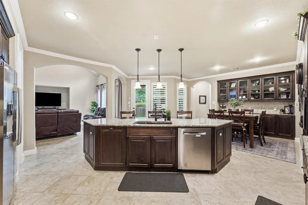 210 Fox Squirrel Court Pinehurst, TX 77362
