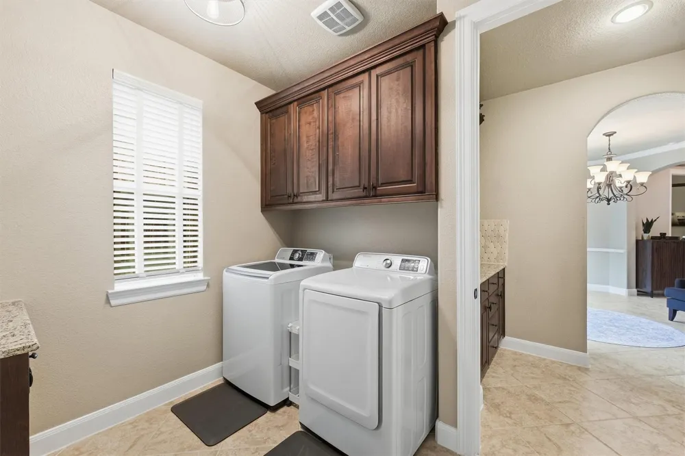 210 Fox Squirrel Court Pinehurst, TX 77362