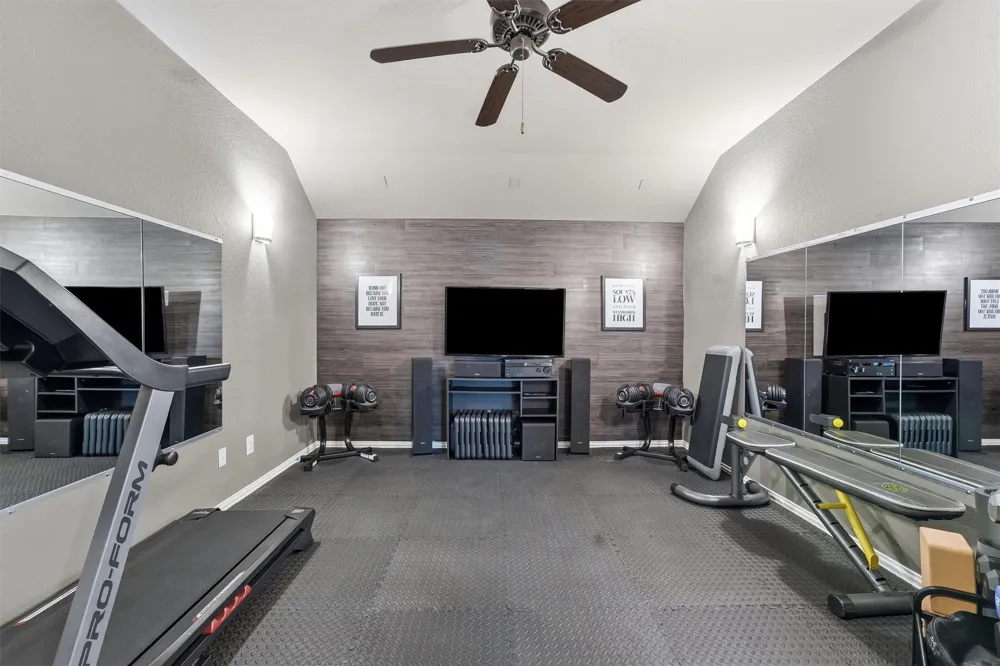 210 Fox Squirrel Court Pinehurst, TX 77362