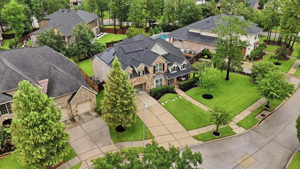 210 Fox Squirrel Court Pinehurst, TX 77362