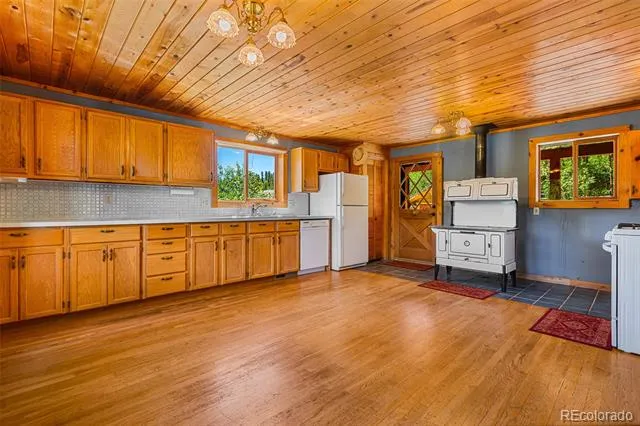 135 S Main Street Alma, CO 80420