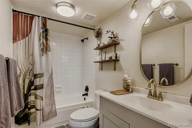 15594 E Arizona Avenue #208 Aurora, CO 80017