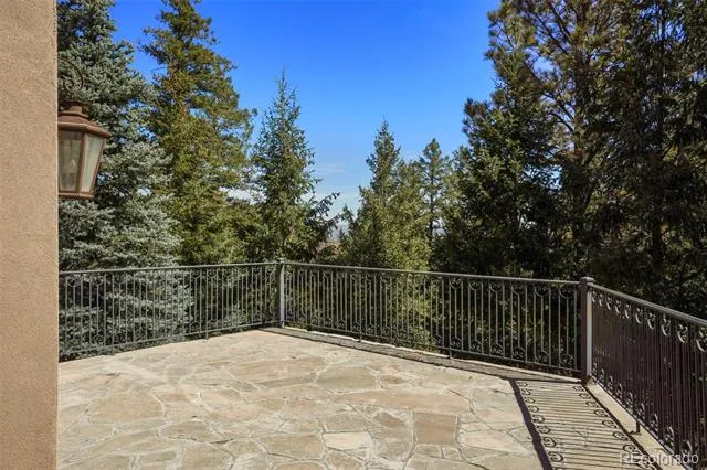 4890 Broadlake View Colorado Springs, CO 80906