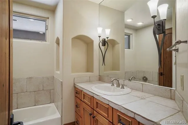 4890 Broadlake View Colorado Springs, CO 80906
