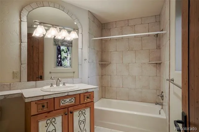 4890 Broadlake View Colorado Springs, CO 80906