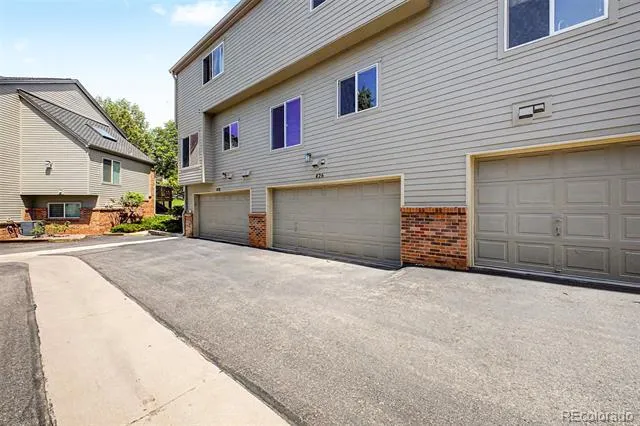 426 Anvil Way Golden, CO 80401