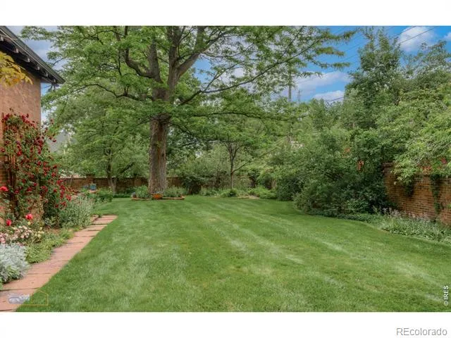 604 Mapleton Avenue Boulder, CO 80304