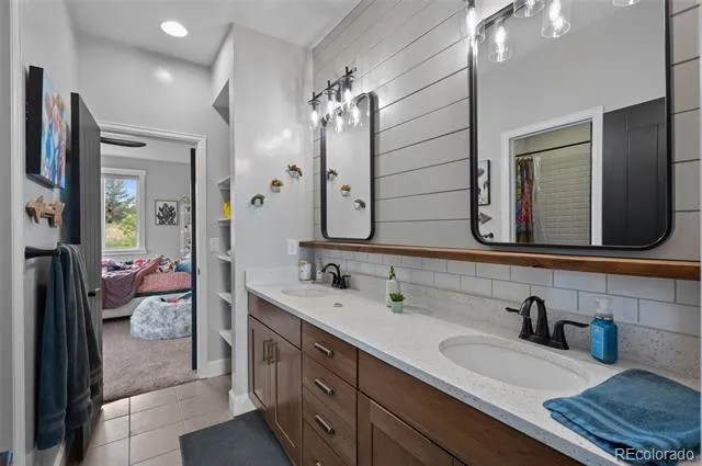 7979 S Jackson Gap Street Aurora, CO 80016