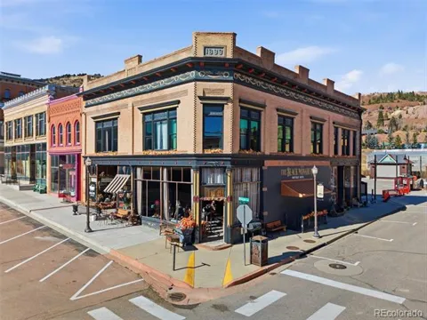 301 Victor Avenue