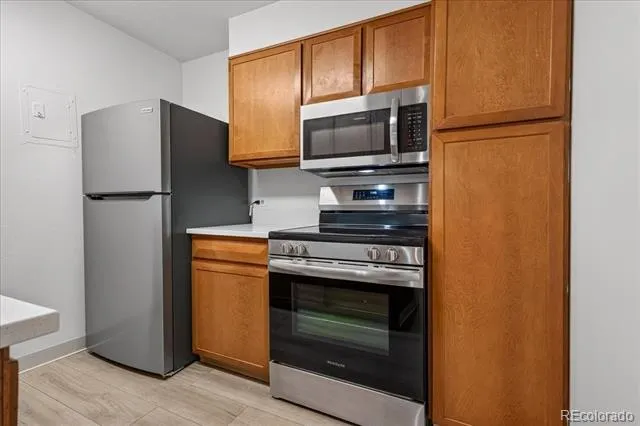 2150 S Vaughn Way #202D Aurora, CO 80014
