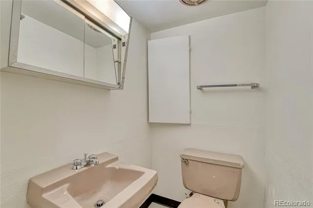 408 Scranton Street Aurora, CO 80011