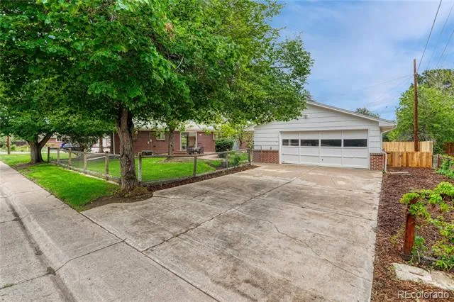 408 Scranton Street Aurora, CO 80011