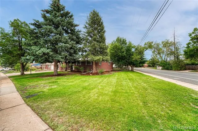 408 Scranton Street Aurora, CO 80011