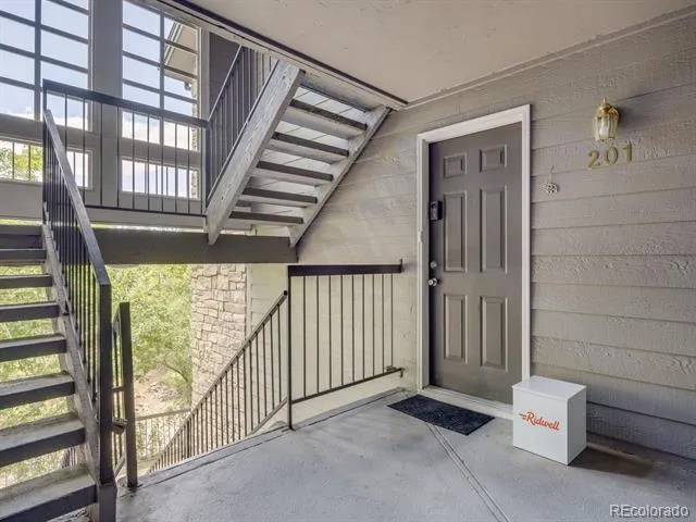 2575 S Syracuse Way #K201 Denver, CO 80231