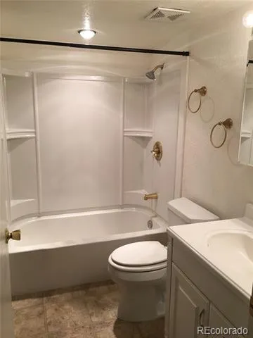 12526 E Cornell Avenue #204 Aurora, CO 80014