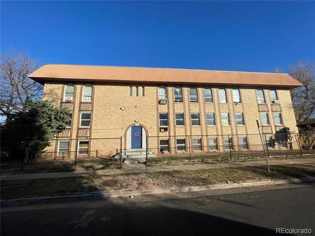 1590 clinton #6 Aurora, CO 80010