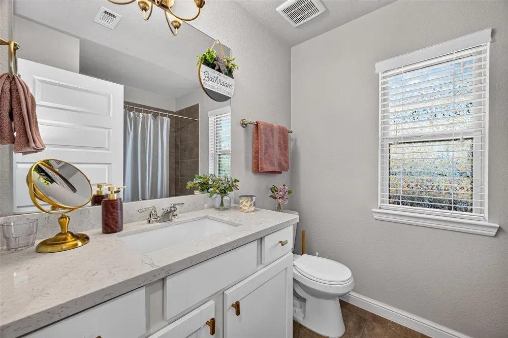 4822 La Piedra League City, TX 77573