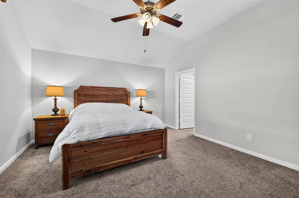 4822 La Piedra League City, TX 77573